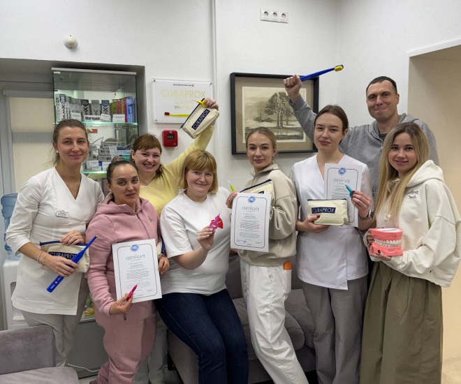 Профессиональное обучение команды клиники Апекс: iTOP Implant от CURAPROX