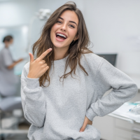 Временная коронка ПММА: зачем она нужна и сколько носить