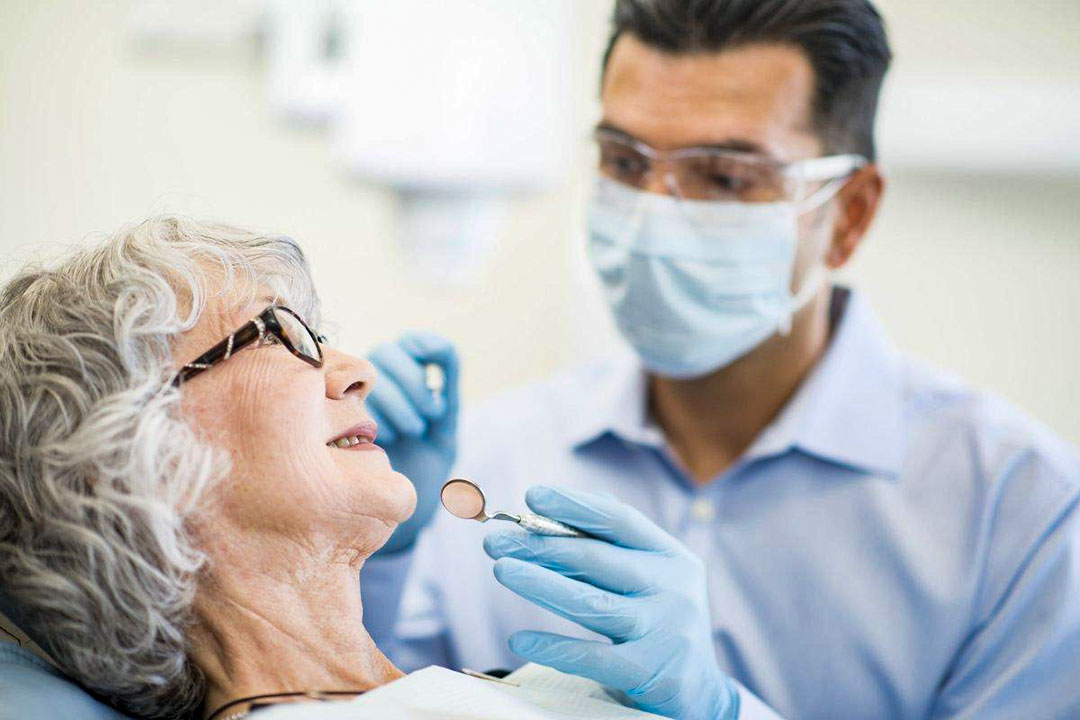 Особенности стоматологического ухода в зрелом возрасте - Апекс