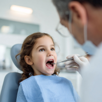 Как объяснить ребенку важность лечения зубов - игровые техники и приложения