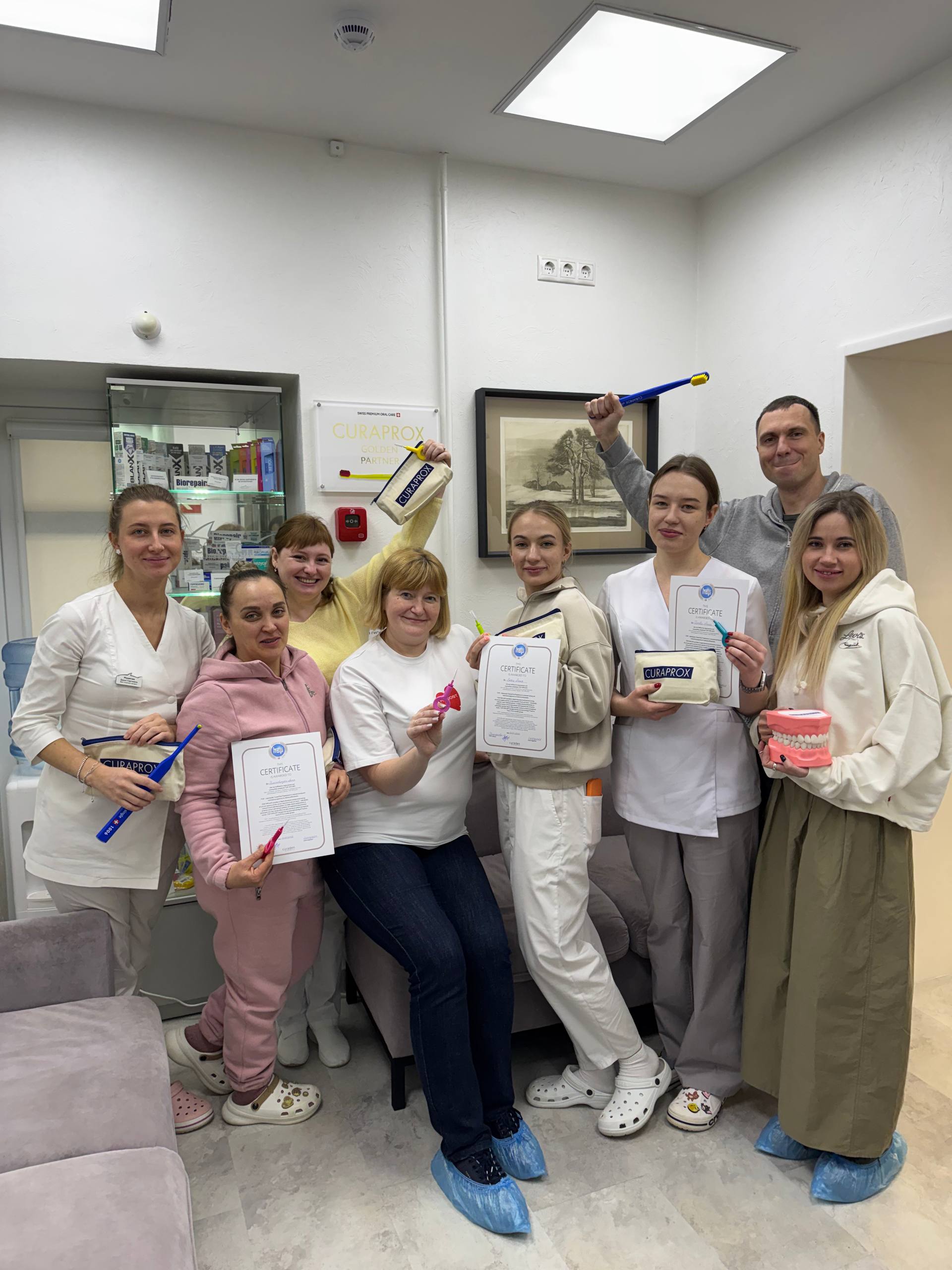 Профессиональное обучение команды клиники Апекс: iTOP Implant от CURAPROX